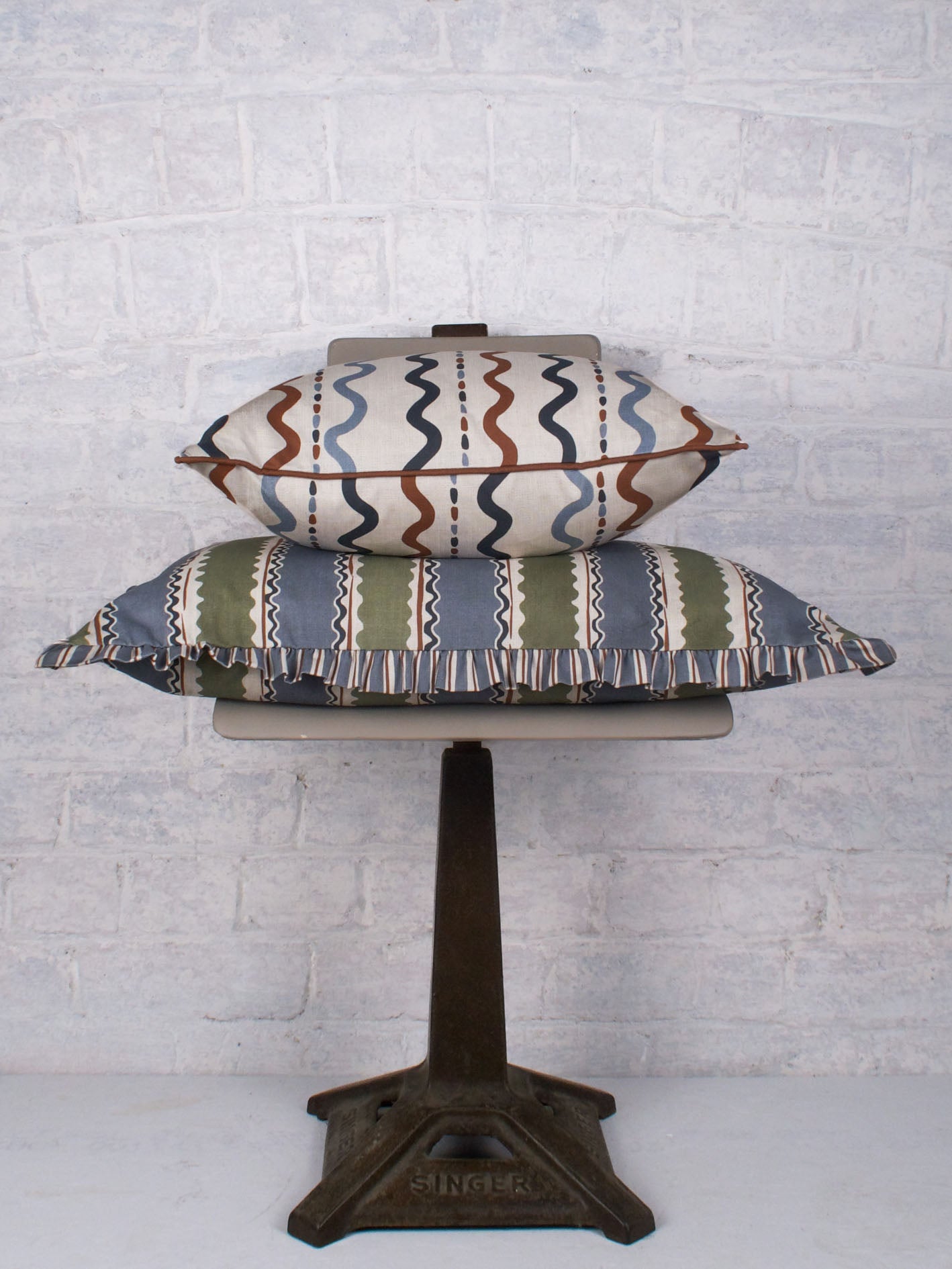 Wiggle Stripe - Rust Blue 43cmx43cm - The Honesty Works