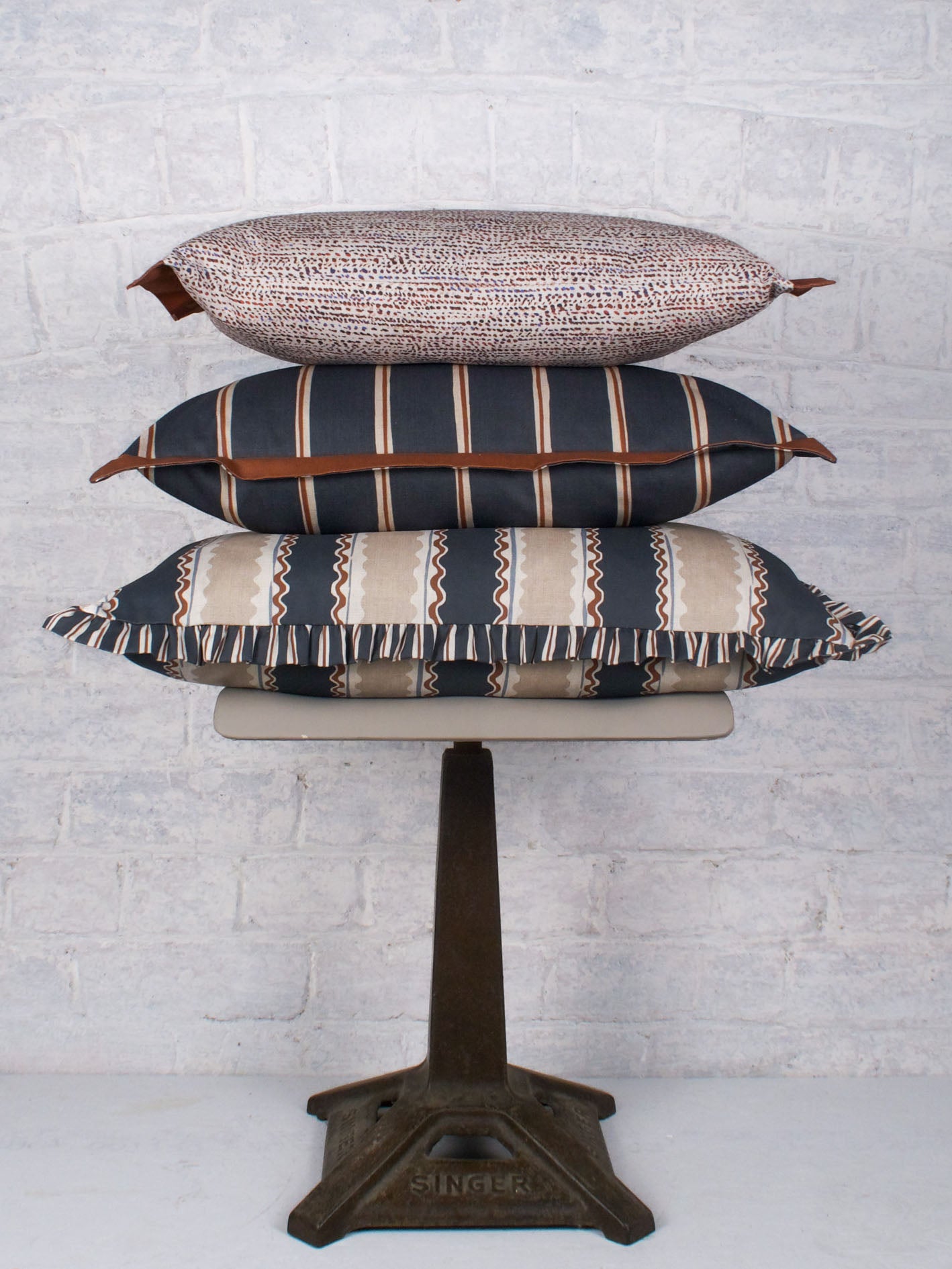Soranna Stripe - Navy 60cmx40cm - The Honesty Works