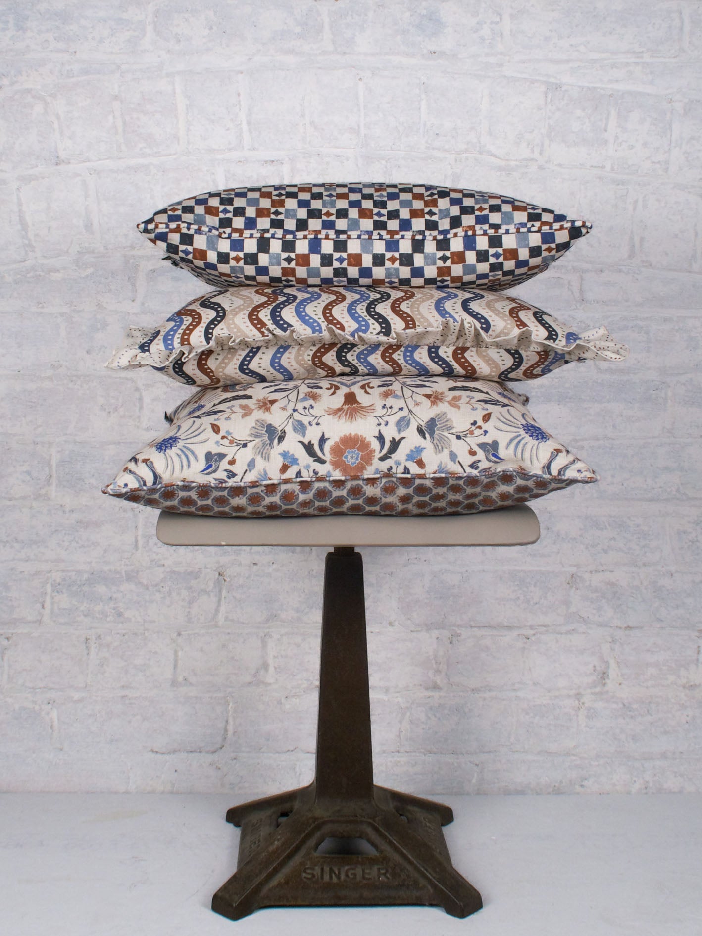 Shoogly Stripe - Rust Blue 30cmx50cm - The Honesty Works