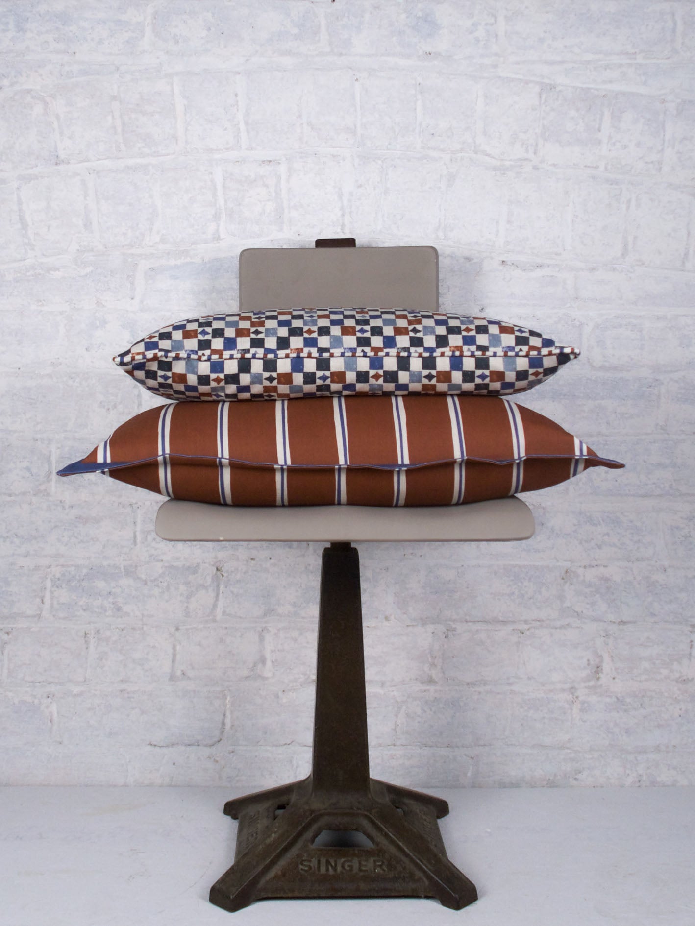 Layla Check - Navy 30cmx50cm - The Honesty Works