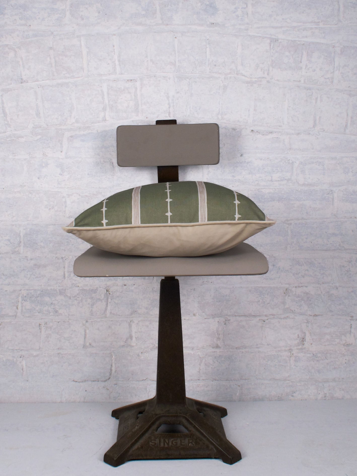 Remy - Moss 43cmx43cm - The Honesty Works