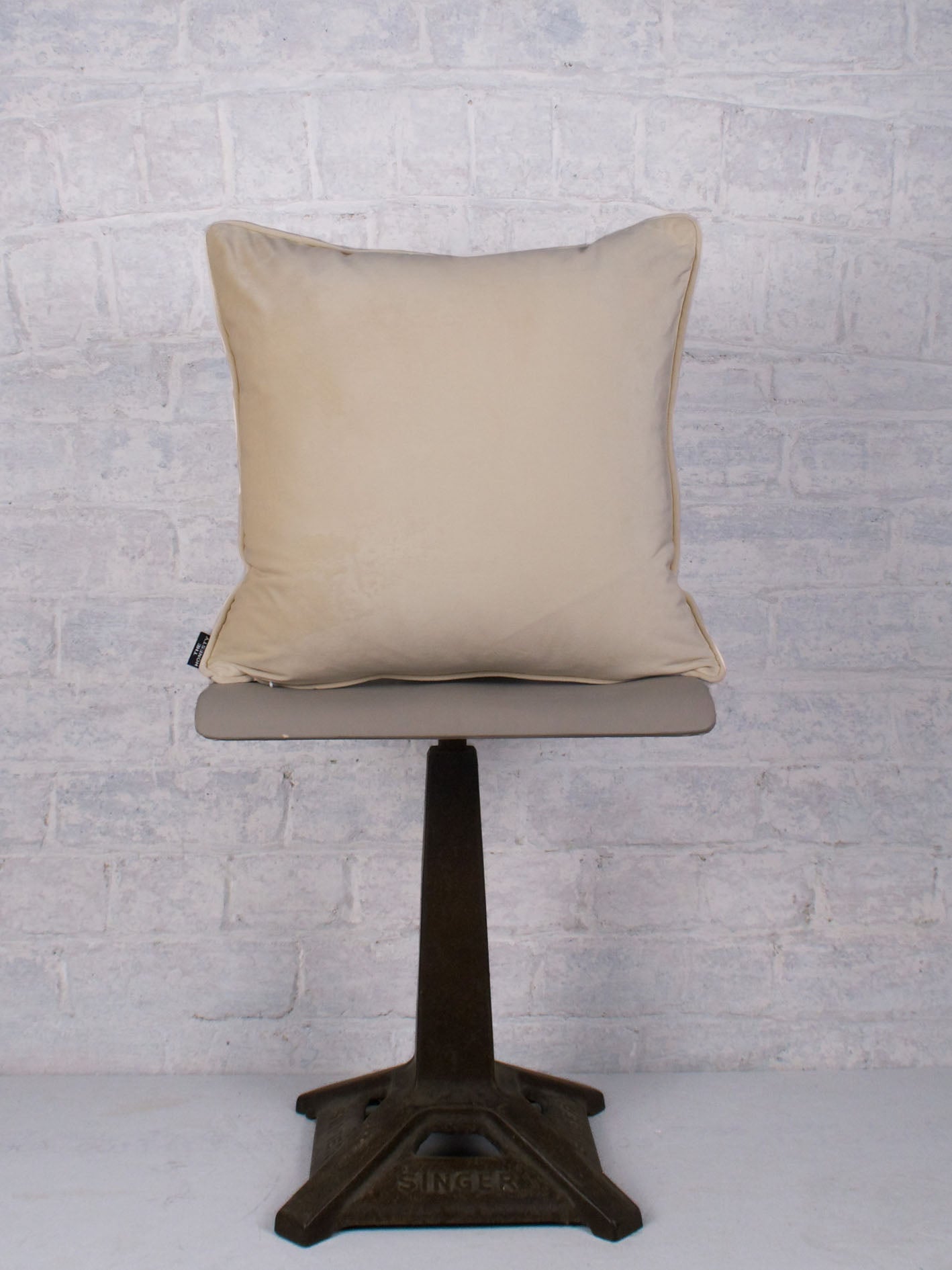 Remy - Oat 43cmx43cm - The Honesty Works