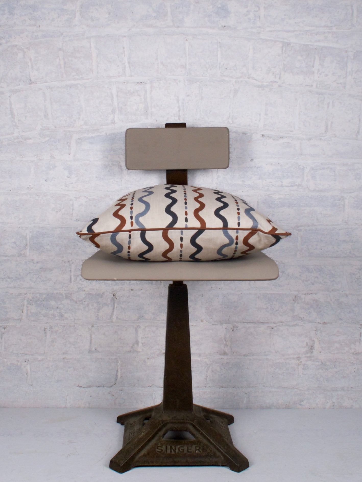 Wiggle Stripe - Rust Blue 43cmx43cm - The Honesty Works