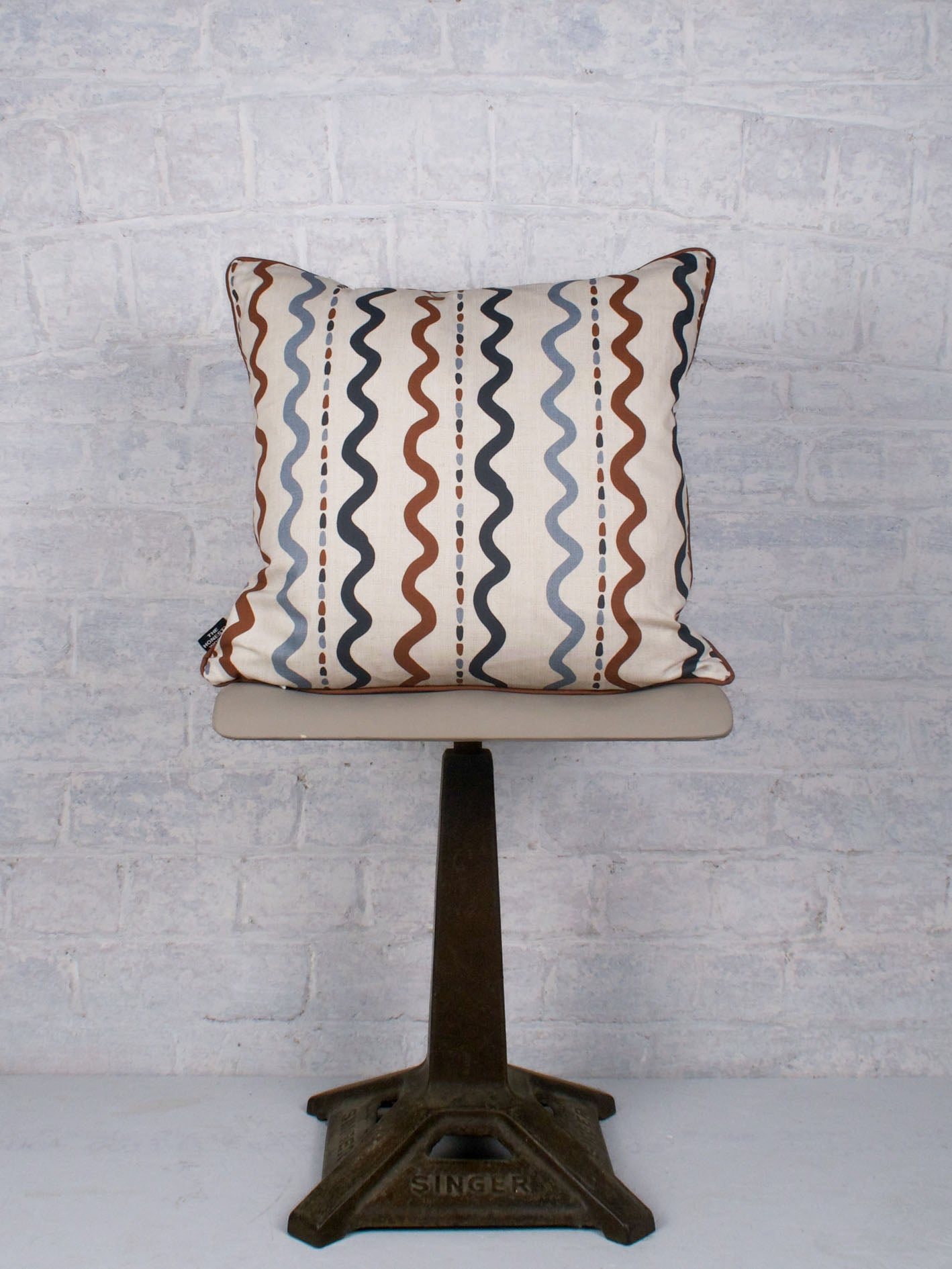 Wiggle Stripe - Rust Blue 43cmx43cm